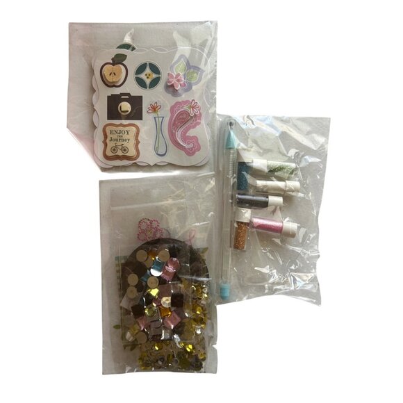 3 Birds Bling Extreme Scrapbooking Kit With Stickers Sequins & Craft Supplies - Picture 4 of 5